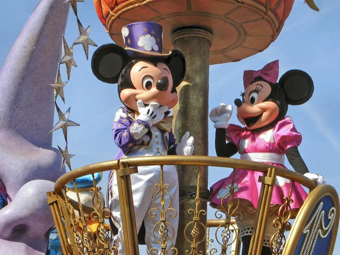 Un parc Disneyland confiné à cause d'un cas de Covid-19